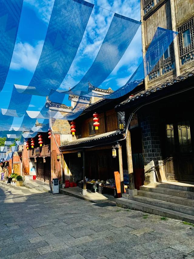 边城印象:一口吃三省 三地闻鸡鸣!