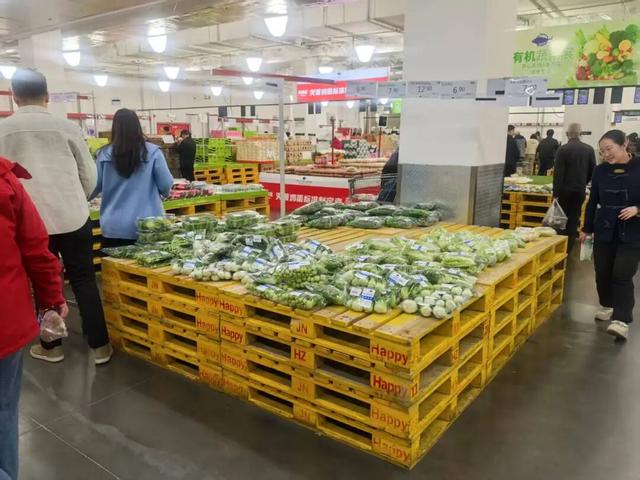 实探开心农场A会员店：低配的山姆、高配的乐尔乐和农贸集市