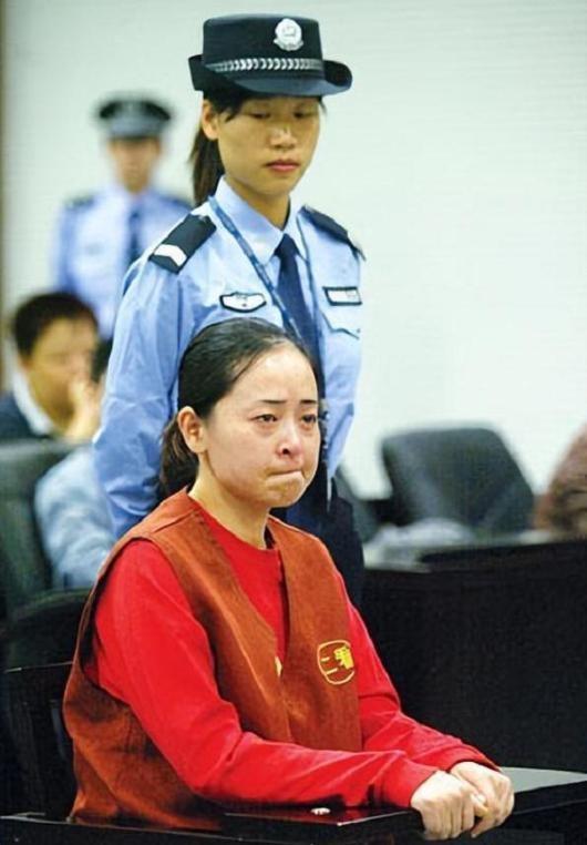 人狠起来究竟有多可怕？15岁女孩受虐5年，被利器撬掉所有牙齿！
