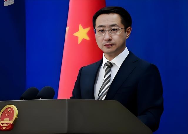 白旗升起，乌克兰二把手辞职，一个时代将结束，中方脱口而出9字