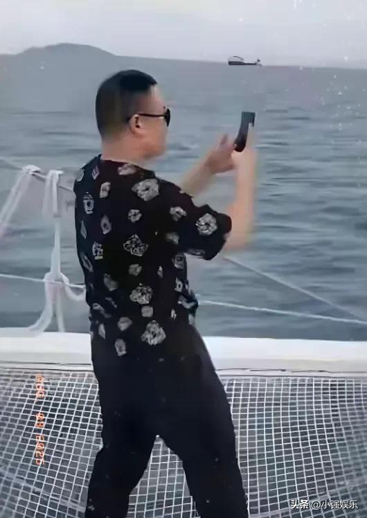 岳云鹏全家度假照曝光！日子越过越滋润，画面太温馨