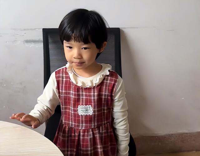 小天赐，终为父母当年的“冲动”买了单	，年仅6岁活得不像个小孩