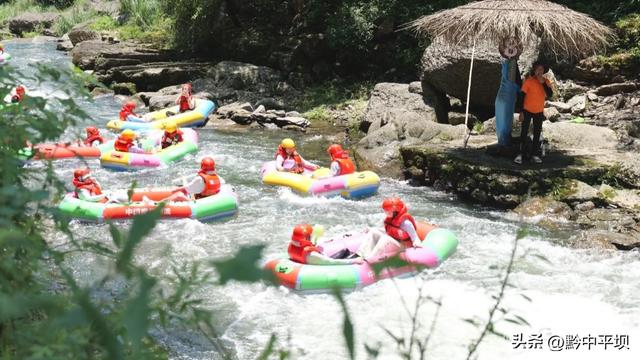 瀑布边喝咖啡、峡谷里漂流，贵州这波操作太懂夏天了！
