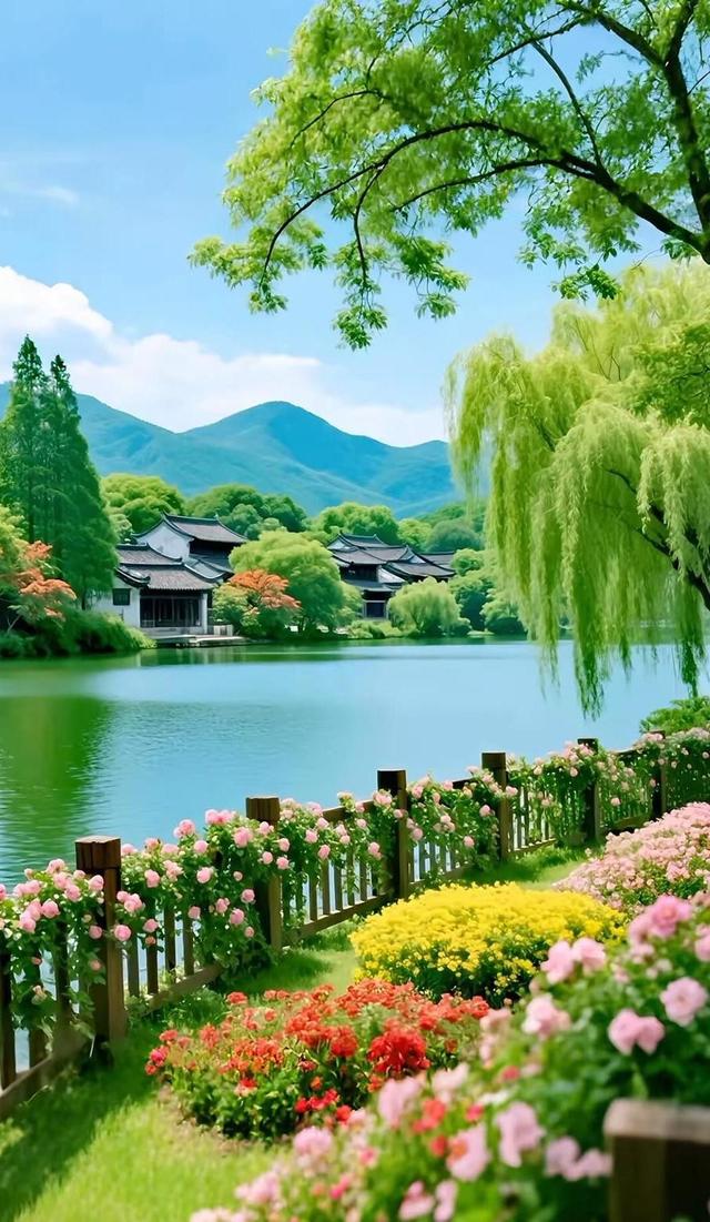 冬日湖畔遇故人，牵手踏雪寻美景，远山如画心已醉