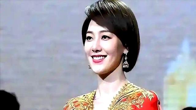 讨好大佬，陪睡上位，遭央视“开除”，她身上的谣言为何这么离谱