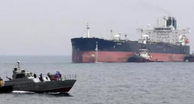 特朗普下令，连扣三艘油轮，不到48小时，中方甩国际法硬刚！