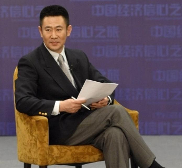 退休6个月还没享福就去世，一辈子无儿无女，他比罗京更令人惋惜