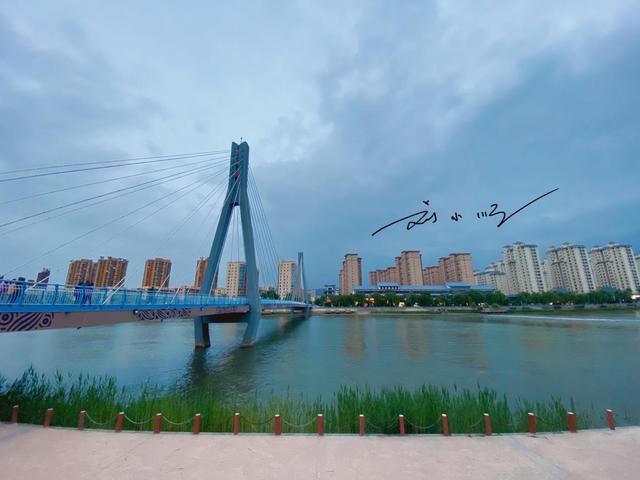 甘肃省定西市的这个县：被称为兰州“南大门”，却至今没通火车？