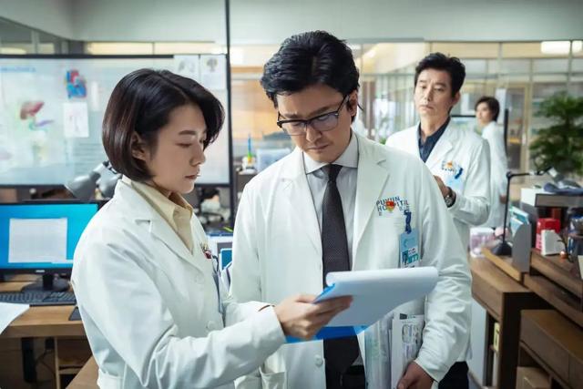 夫妻从安徽自驾3700公里送儿子去新疆上学！学医，要考虑地域性啊