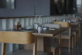 大降温！“五一”后各地餐饮生意断崖下滑，倒下的店越来越多……图片