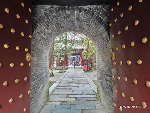 参观勉县武侯祠