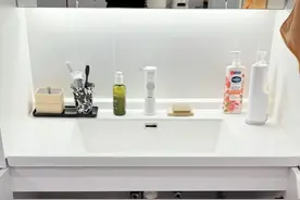 还在为脸盆脚桶没地方放而烦恼吗？看这里，解决所有问题！图片