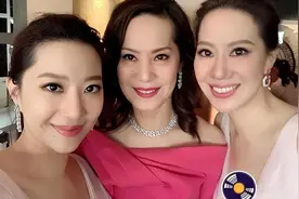 汪圆圆陪婆婆出席晚宴，打扮素朴合照站边上，嫁入豪门十年识大体图片