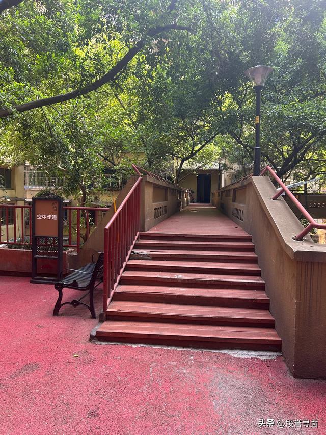 寻面之旅第678站：在枣子岚垭发现5元的小面