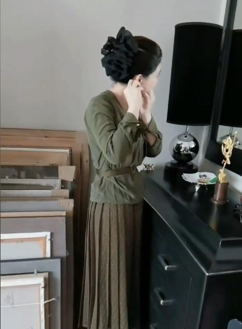 知名演员嫁大44岁老艺术家，现丈夫91岁垂垂老矣，她47岁貌美如花