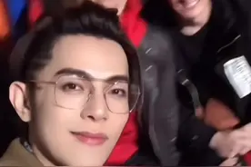 炎亚纶怒了！否认爱过汪东城：我不可能爱一个以性取向羞辱人的人图片