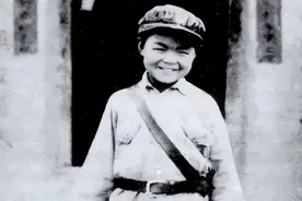 最小红军向轩：7岁参军，9岁走长征，1955年时被授予了这个军衔图片