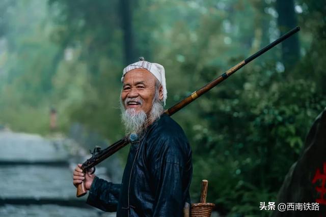 经这个“第一站”，可以看到不一样的风景