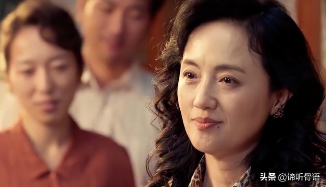 离春节不到2月，52岁辛柏青高调传出喜讯，朱媛媛终于可以放心了