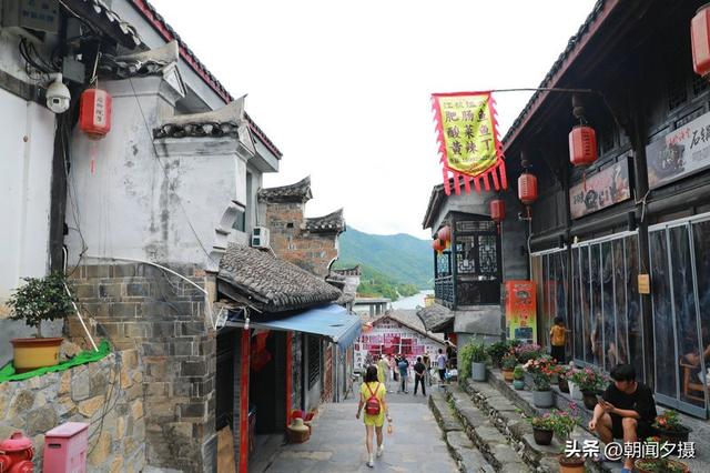 逛老街游后柳水乡、鬼谷岭，在石泉休闲度假好安逸