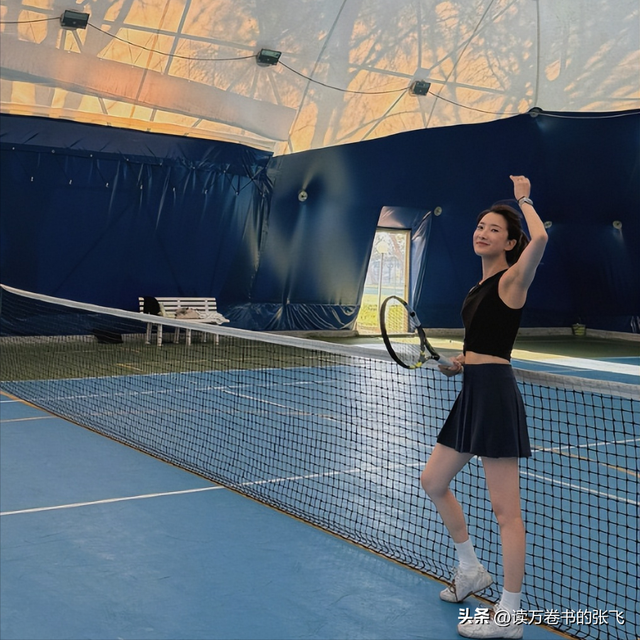 和陈赫离婚10年后，晒出情侣泳装照的许婧，没给前夫留一丝体面