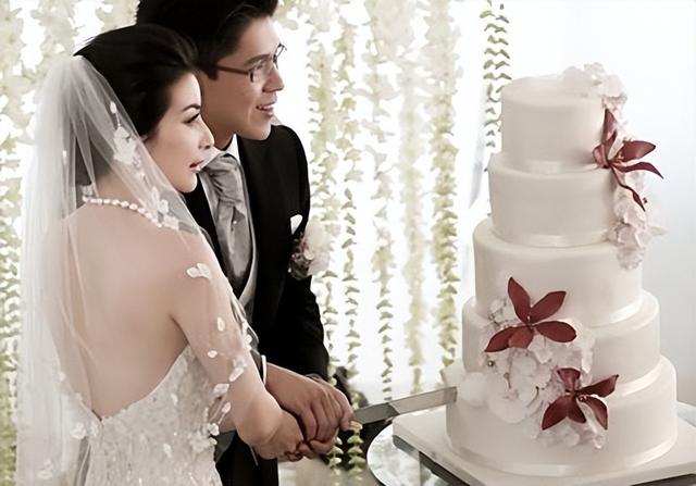 霍启仁举行婚礼，大嫂郭晶晶缺席，让人讨厌的事情发生了