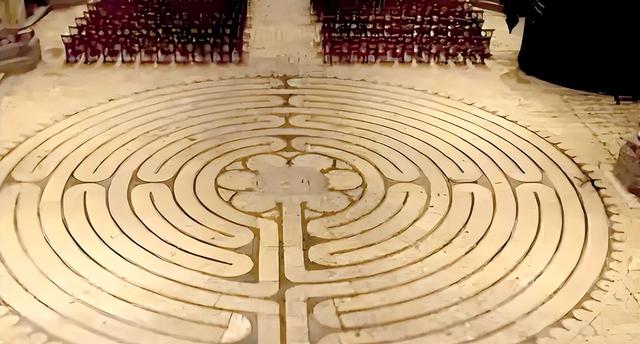 一下挖出神话中的王国！克里特岛惊现史前迷宫，人类活动痕迹曝光