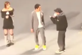 108万天价玩偶产生，贝克汉姆为其上头，labubu的爆火到底为什么图片