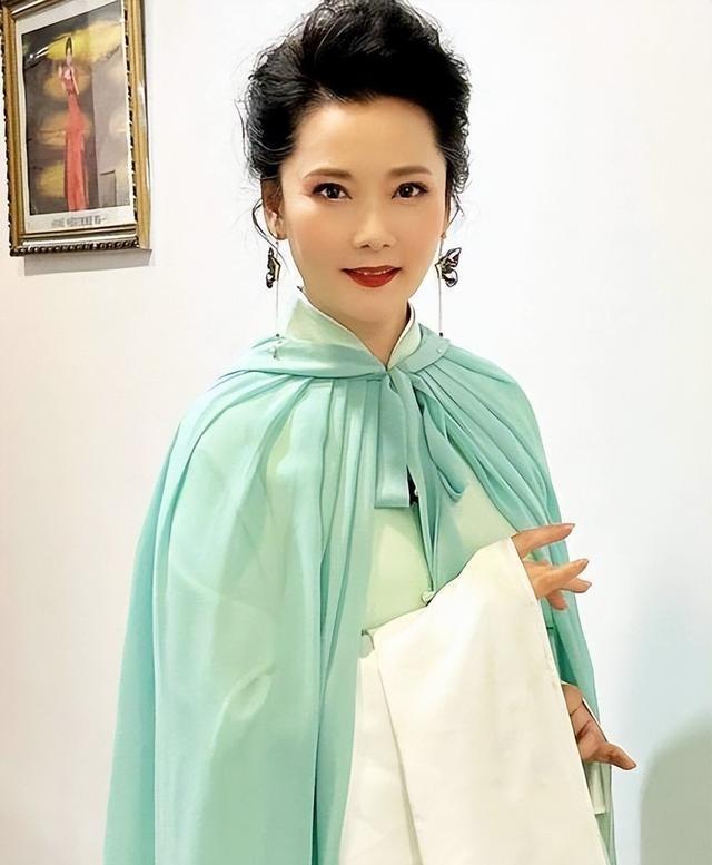 最“干净”的11位女星，不整容、不滥情，堪称娱乐圈中的一股清流