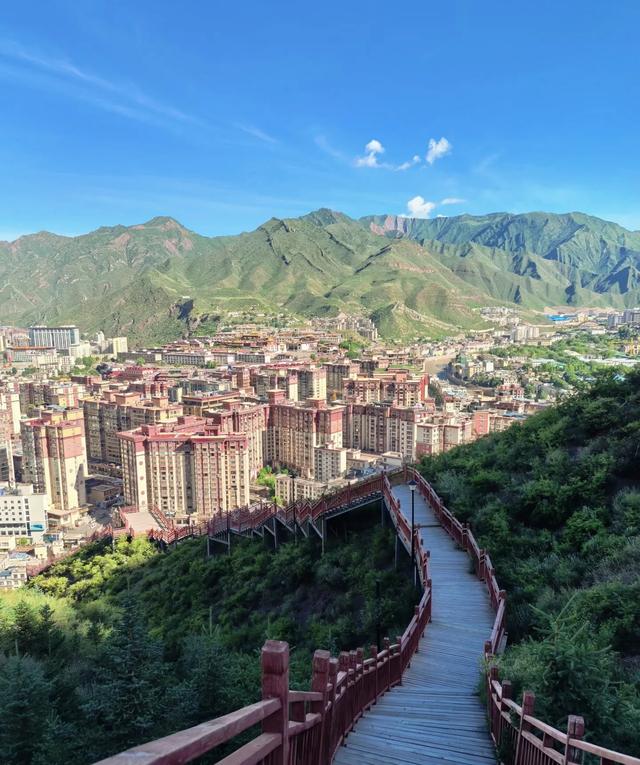 西藏6个地级市，那曲海拔高，林芝和昌都像南方，拉萨第一大城市