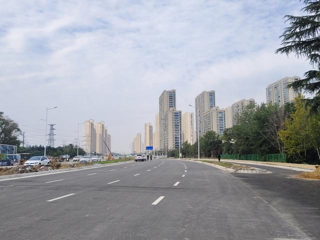 徒步穿越西流湖，赏秋正当时