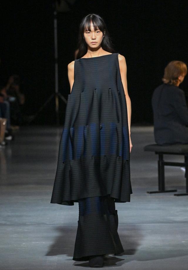 Cfcl 透明如玻璃, 编织着理念, 衣服亦是工具