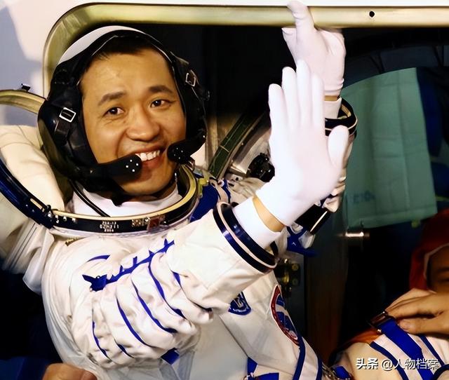 聂海胜妻子：在丈夫上太空前提出离婚	，其中究竟隐藏了多少辛酸？