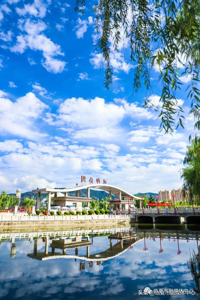 飞阅花都④丨漫步东郊公园 邂逅秋日风光 静享“天然氧吧”