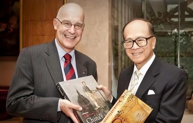沉默两个月后，中方终于将军，时间只剩2天，李嘉诚恐将卖国