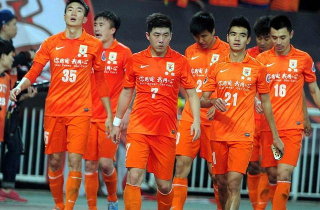 鲁能后悔吗？标价400万将国脚级锋霸出售，如今他已成国足主力