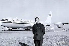 1985年，一场误判让中国付出上万亿的代价，一代巨星含恨去世！图片