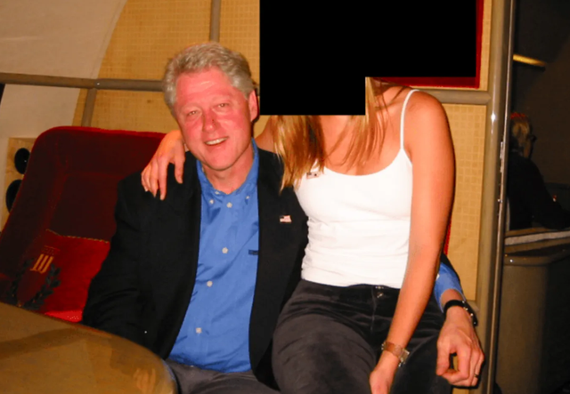 被逼到墙角后，克林顿宣战	，宁可身败名裂，也要让特朗普“陪葬”