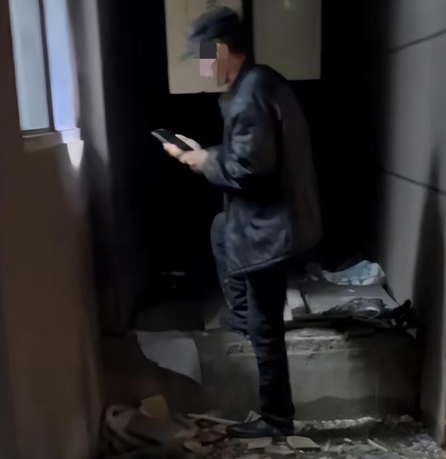 11岁男孩坠井身亡后续：母亲痛哭无法接受，爷爷70岁才得宝贝孙子