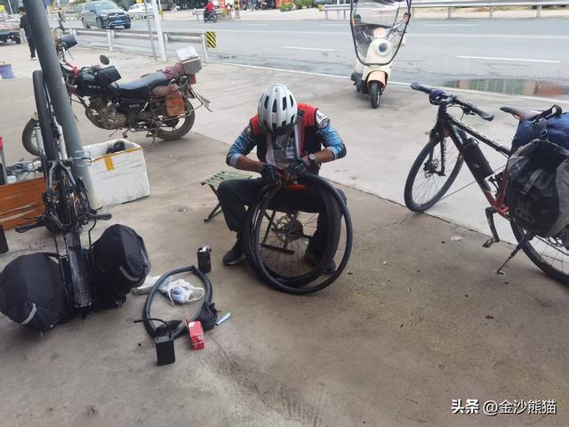 从厦门到漳浦诞生此行第一胎 品美味河豚 双龙连续第三年千里双骑9