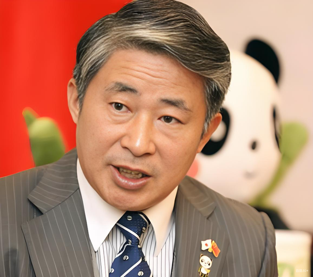 收到“斩首警告”后，高市早苗骑虎难下，日本网民却集体破防!