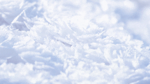 封湖季开启！青海湖二郎剑冰推奇观上线，冰凌筑就高原冬日梦幻琉璃境！