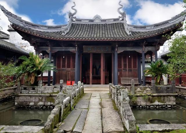 王羲之故居怎么在嵊州？这座小城用古镇、越剧和碳水给出了答案