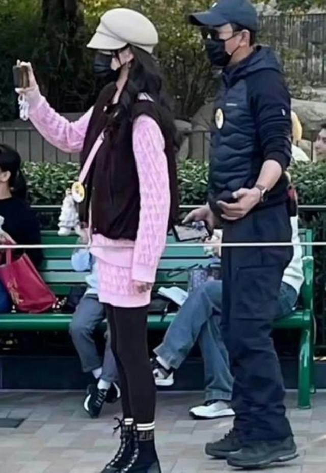 罗晋在八宝山为父亲办告别仪式，没回江西	，罗父在老家是大领导