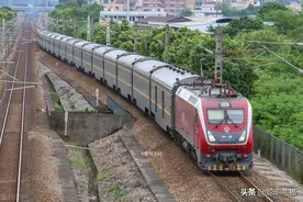 K32次由洛阳开往福州，沿武夷山、建阳、建瓯、延平东方向行驶图片