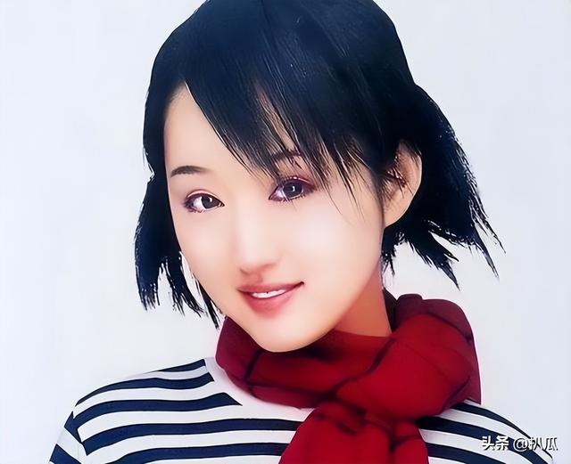 善恶终有报，54岁不婚不育的杨钰莹，原来早已经上了另一条道路