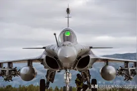 同样是三代半战斗机，同样是三角翼布局，阵风到底哪里比歼十C强图片