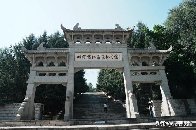 坐每天唯一的火车，去有故事的边境小城