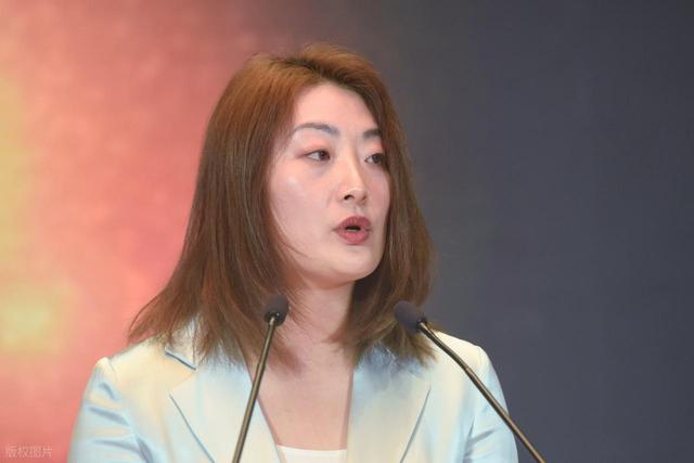 宗馥莉辞职引发娃哈哈地震：商标权纠纷成导火索，双输局面难避免