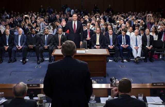 白宫外爆发枪击案，特朗普再陷“通俄门”